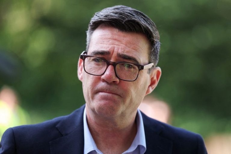 Burnham afirma que Reino Unido defenderá su posición sobre Malvinas pese a la presión de Trump y Milei