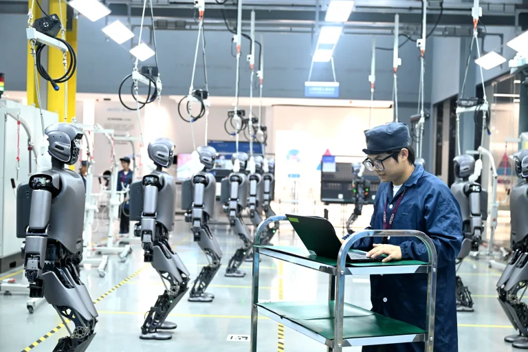 China fija metas para 2030 destinadas a sus «pequeños gigantes» tecnológicos y al empleo