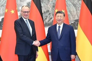 China pide a Alemania y a la UE evitar un nuevo ciclo de barreras comerciales