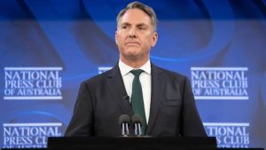 Australia afirma que AUKUS mantiene el calendario para su primer submarino nuclear estadounidense